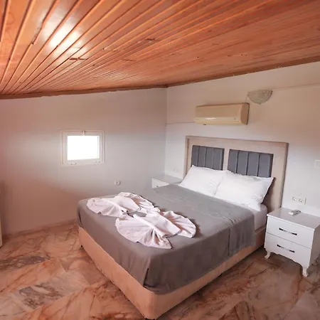 Ciftlik Szálloda 3*
