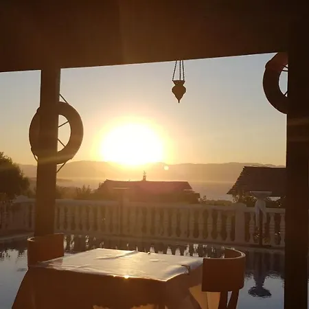 基弗特里克酒店 Çeşme